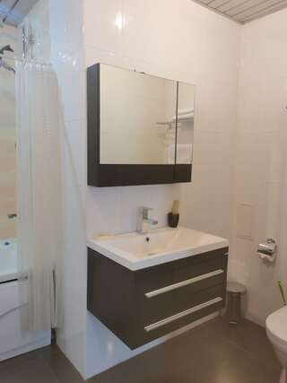 Гостиница  Европейская Сургут Номер полулюкс с 1 двуспальной кроватью #9-4