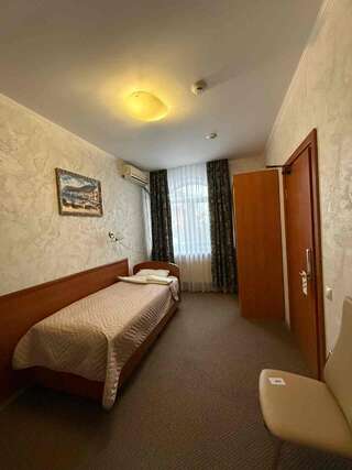 Гостиница  Европейская Сургут Номер полулюкс с 1 односпальной кроватью #1-3